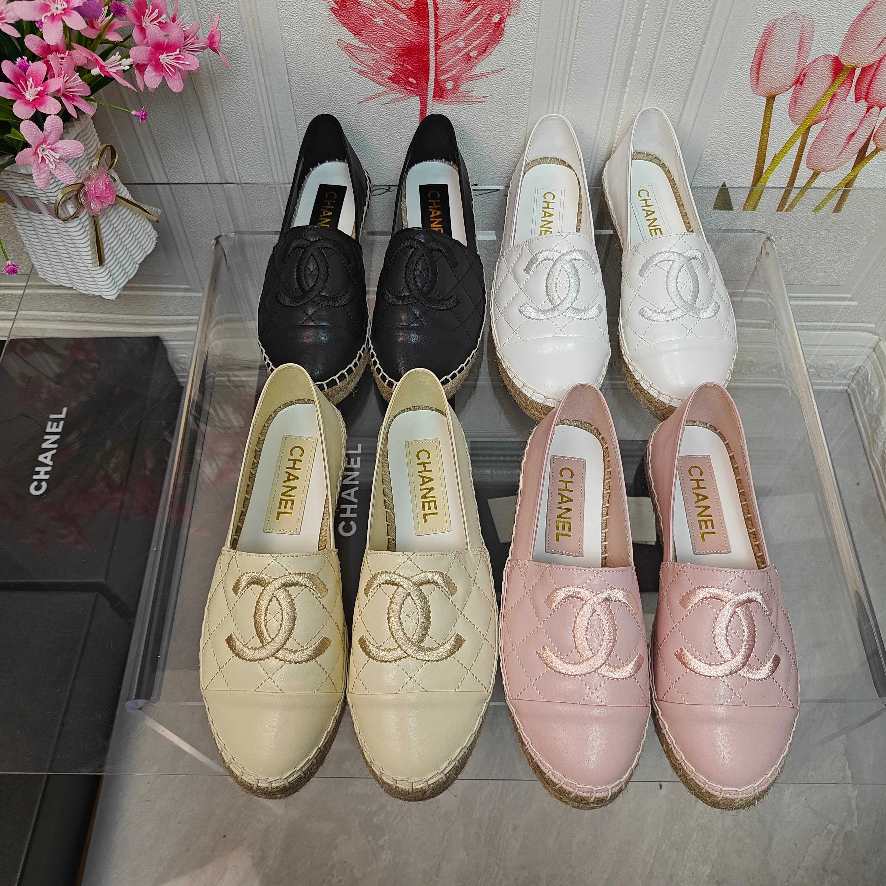 👟👟Ex-factory price 400👟👟 CHANEL 2025 early spring new fisherman shoes, top version 👏👏The inner pads are all made of original imported goatskin! Number of codes: 35 - 40 (codes 34, 41, and 42 can be customized without return or exchange) Standard codes come with a full set of packaging
